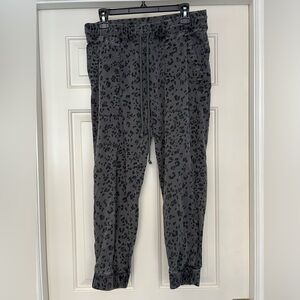Anthropologie Cloth & Stone Animal Print Pull On Tencel Utility Joggers‎